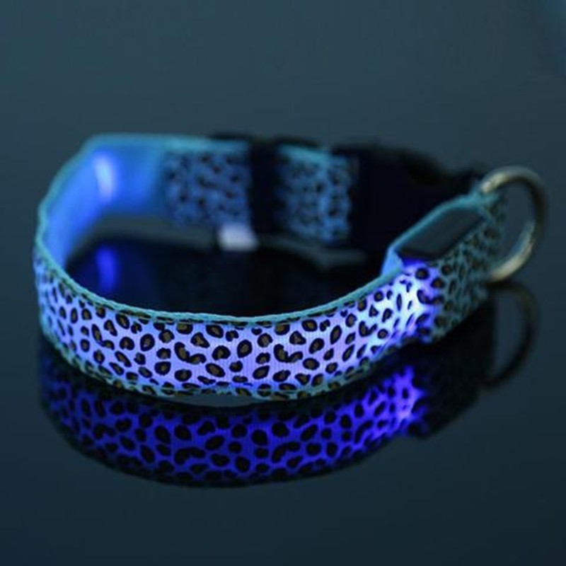 Collier LED Léopard pour Chien – Sécurité Nocturne & Style Tendance
